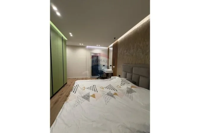 Tirane, jepet me qera apartament 2+1 Kati 6, 115 m² 1.300 € (Olimpiku)