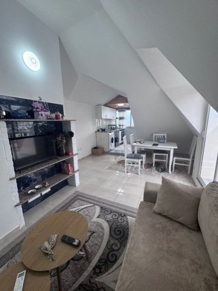 Tirane, jepet me qera dyqan Kati 0, 60 m² 1.100 € (SELITE)