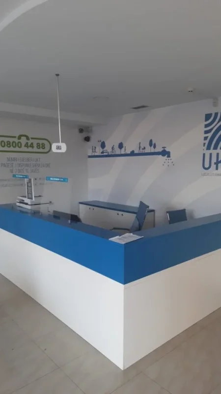 Tirane, jepet me qera dyqan Kati 0, 60 m² 1.100 € (SELITE)