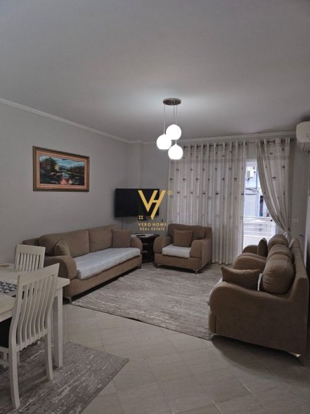 Tirane, jepet me qera apartament 2+1+Ballkon Kati 7, 100 m² 600 € (KODRA E DIELLIT)