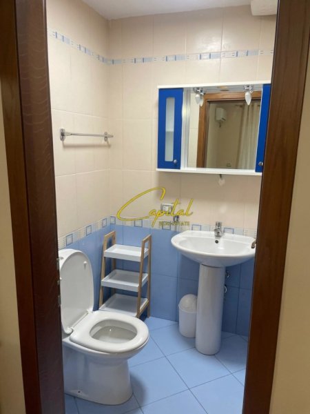 Tirane, jepet me qera apartament 2+1 Kati 4, 100 m² 800 € (LIQENI I THATE)