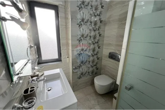 Tirane, jepet me qera apartament 2+1+Ballkon Kati 4, 109 m² 650 € (Kompleksi Dinamo)