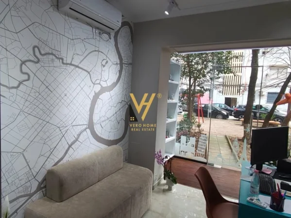 Tirane, jepet me qera zyre Kati 0, 16 m² 370 € (MYSLYM SHYRI)