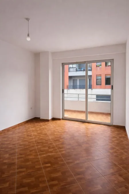 Tirane, jepet me qera apartament 1+1+Ballkon Kati 4, 75 m² 400 € (ASTIR)