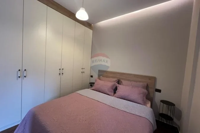 Tirane, jepet me qera apartament 1+1+Ballkon Kati 11, 69 m² 600 € (Komuna e Parisit)