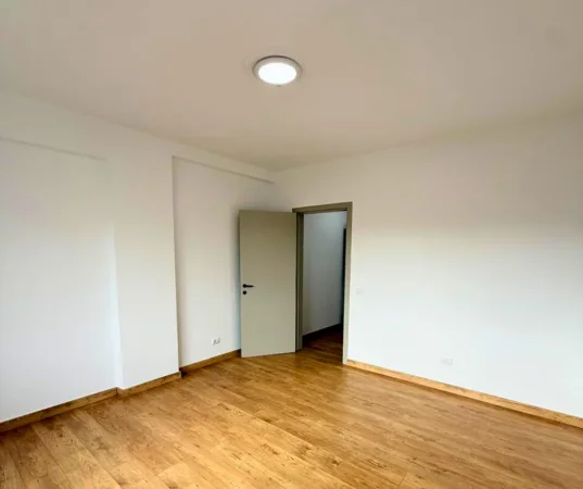 Tirane, jepet me qera apartament 2+1 Kati 8, 106 m² 1.200 € (Bllok)