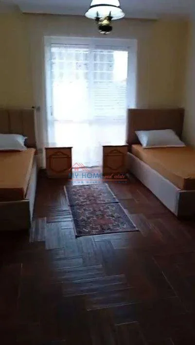 Tirane, shitet apartament 2+1+Ballkon Kati 3, 85 m² 160.000 € (Rruga Xhanfize Keko)