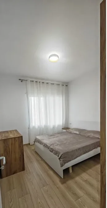 Tirane, jepet me qera apartament 1+1 Kati 2, 60 m² 450 € 