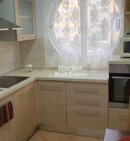 Tirane, jepet me qera apartament 2+1 Kati 3, 100 m² 650 € (Komuna e Parisit)