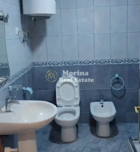 Tirane, jepet me qera apartament 2+1 Kati 3, 100 m² 650 € (Komuna e Parisit)