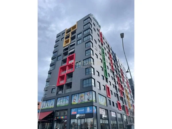 Tirane, jepet me qera zyre Kati 1, 130 m² 750 € (Unaza e re)