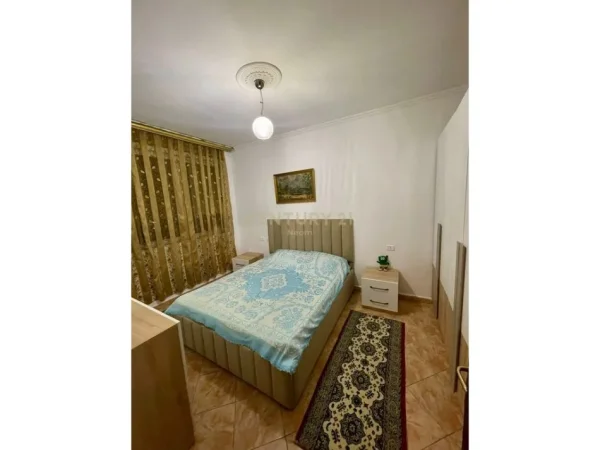 Tirane, jepet me qera apartament 2+1 Kati 2, 70 m² 600 € 