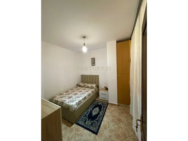 Tirane, jepet me qera apartament 2+1 Kati 2, 70 m² 600 € 