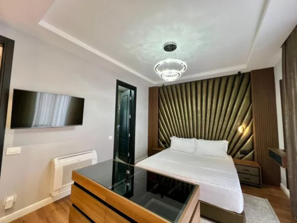 Tirane, jepet me qera apartament 2+1+Ballkon Kati 4, 130 m² 1.300 € (Secret Garden Residence)