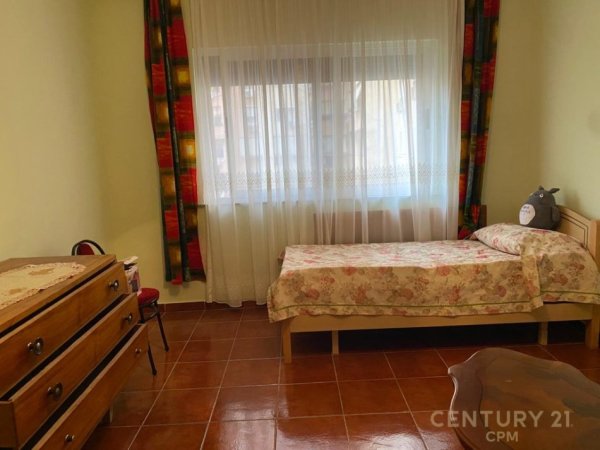 Tirane, jepet me qera apartament 1+1 Kati 3, 75 m² 500 € 