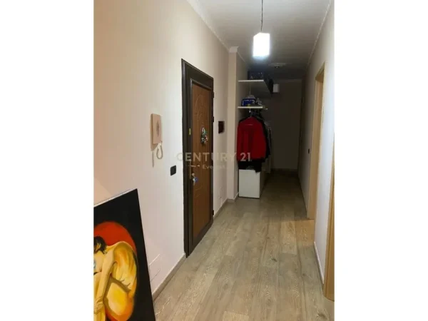 Tirane, jepet me qera apartament 2+1 Kati 4, 102 m² ,500€