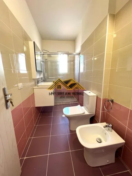 Durres, shitet apartament 3+1 , 138 m² 220.000 € (ish rajoni i policis)