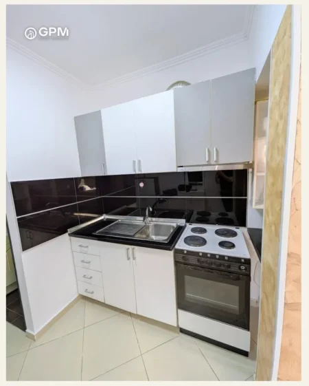 Tirane, jepet me qera apartament 1+1 Kati 4, 40 m² 500 €