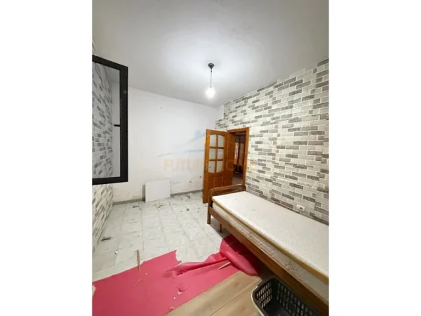 Qera, Apartament 2+1+Post Parkimi