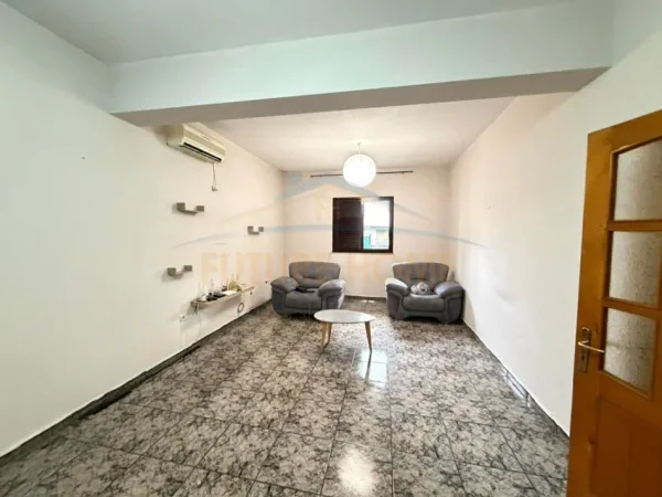 Qera, Apartament 2+1+Post Parkimi