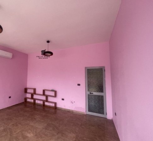 Tirane, jepet me qera dyqan Kati 1, 30 m² 300 € (LAPRAKE)