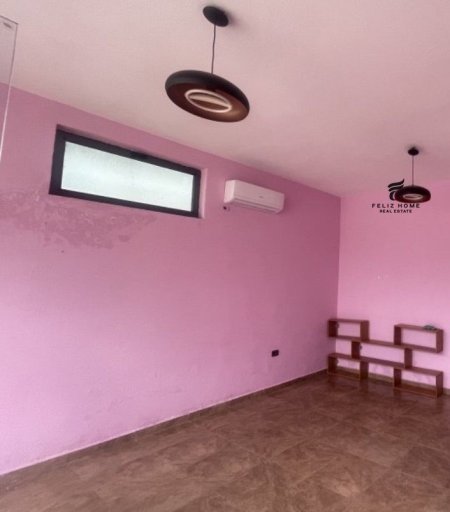 Tirane, jepet me qera dyqan Kati 1, 30 m² 300 € (LAPRAKE)