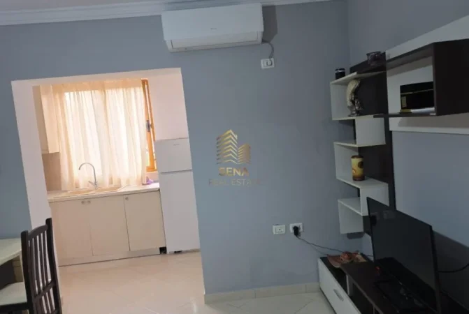 Tirane, jepet me qera apartament 1+1+Ballkon Kati 1, 65 m² 450 € (Porcelan)