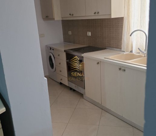 Tirane, jepet me qera apartament 1+1+Ballkon Kati 1, 65 m² 450 € (Porcelan)
