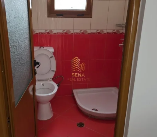 Tirane, jepet me qera apartament 1+1+Ballkon Kati 1, 65 m² 450 € (Porcelan)