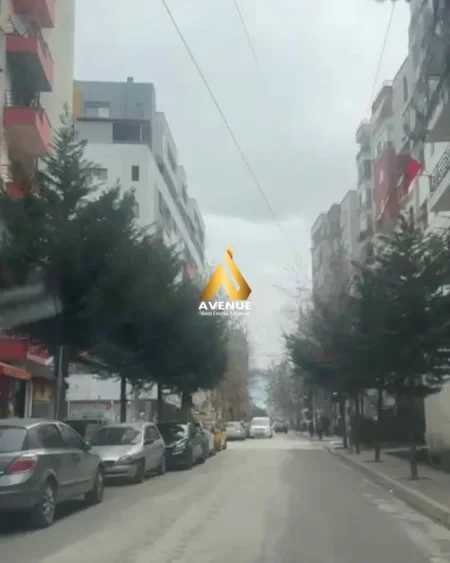 Tirane, shitet apartament 2+1+Ballkon Kati 2, 117 m² 195.000 € (Besim alla)