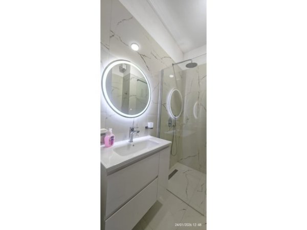 Tirane, jepet me qera apartament 1+1 Kati 2, 56 m² 