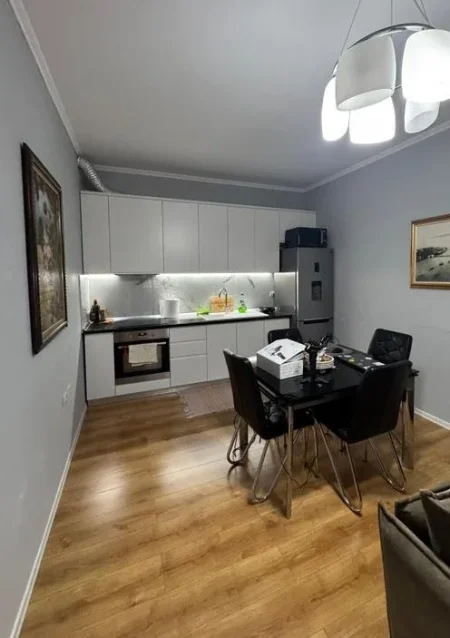 Qera, Apartament 2+1, Selvia