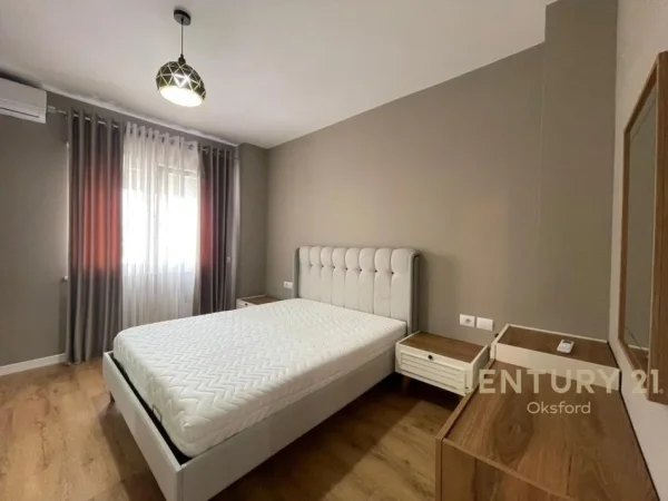 Tirane, jepet me qera apartament 2+1+Ballkon Kati 3, 123 m² 800 € (328132)