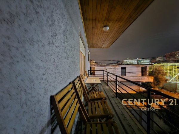 Tirane, jepet me qera apartament 2+1 Kati 2, 118 m² 520 € 