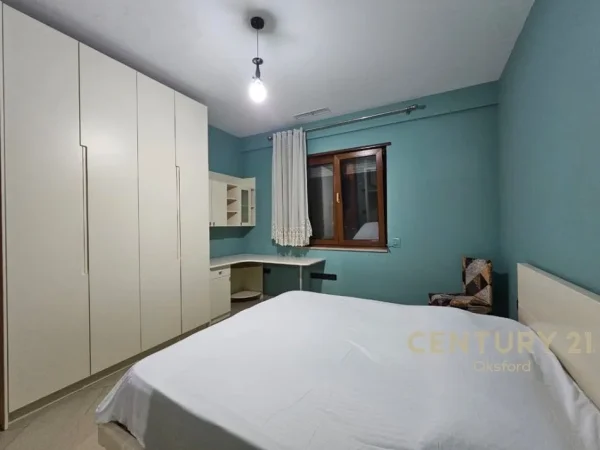 Tirane, jepet me qera apartament 2+1 Kati 2, 118 m² 520 € 