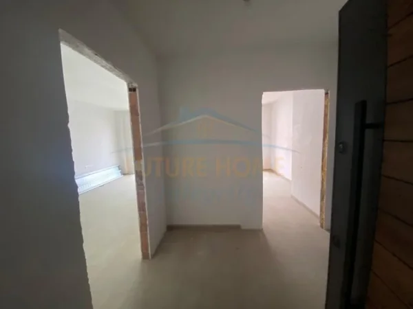 Tirane, shitet apartament 1+1 Kati 1, 73 m² 136.000 € (Rruga Jordan Misja)