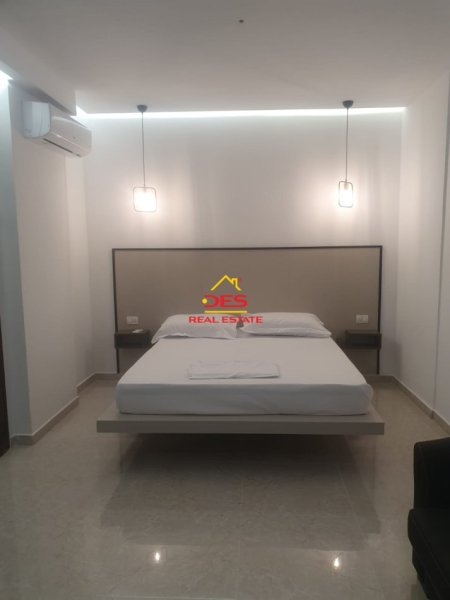 Vlore, jepet me qera hotel Kati 2, 350 m² 30.000 € (Rruga Perlat Rexhepi)