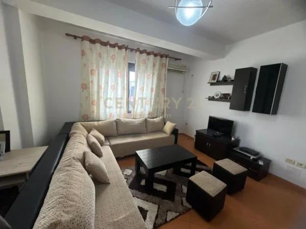 Tirane, jepet me qera apartament 1+1+Ballkon Kati 6, 76 m² 350 € (Yzberisht nela6)