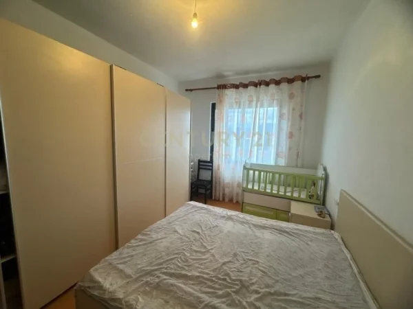 Tirane, jepet me qera apartament 1+1+Ballkon Kati 6, 76 m² 350 € (Yzberisht nela6)
