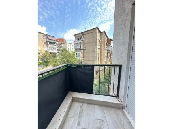 Tirane, shitet apartament 2+1 Kati 2, 89 m² 190.000 € (Brryli)