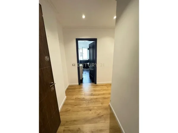 Tirane, shitet apartament 2+1 Kati 2, 89 m² 190.000 € (Brryli)