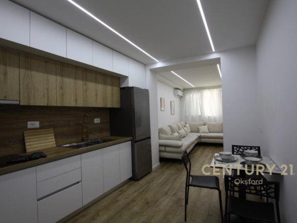 Tirane, jepet me qera apartament 1+1 Kati 1, 63 m² 650 € 