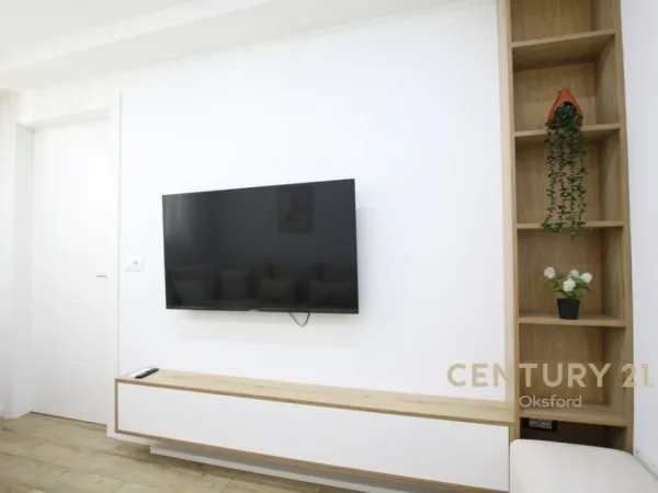 Tirane, jepet me qera apartament 1+1 Kati 1, 63 m² 650 € 