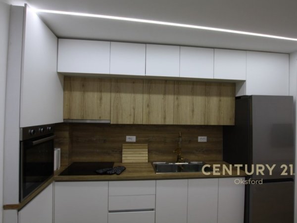 Tirane, jepet me qera apartament 1+1 Kati 1, 63 m² 650 € 