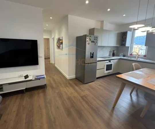 Qera, Apartament 2+1+2, Rruga Mine Peza, Tirane.