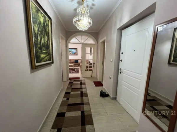 Tirane, jepet me qera apartament 2+1 Kati 2, 100 m² 850 € (rruga e Kavajes)