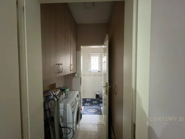 Tirane, jepet me qera apartament 2+1 Kati 2, 100 m² 850 € (rruga e Kavajes)