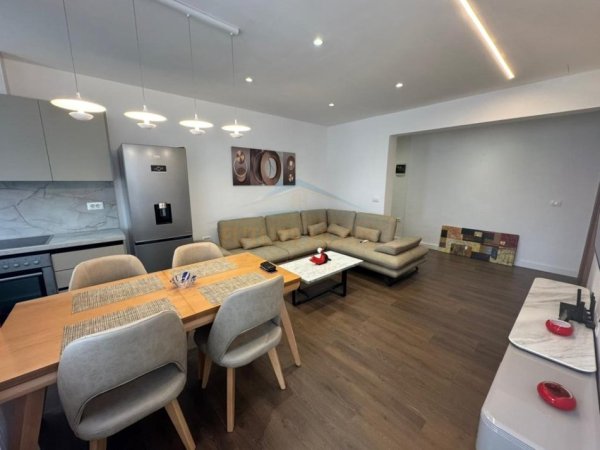 Qera, Apartament 2+1, Rruga Mine Peza, Tirane.