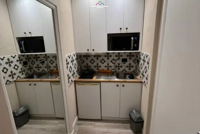 Tirane, jepet me qera apartament 1+1 Kati 7, 112 m² 1.500 € (Qender)