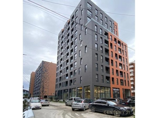 Tirane, jepet me qera ambjent biznesi Kati 0, 96 m² 1.800 € (Komuna e parisit)
